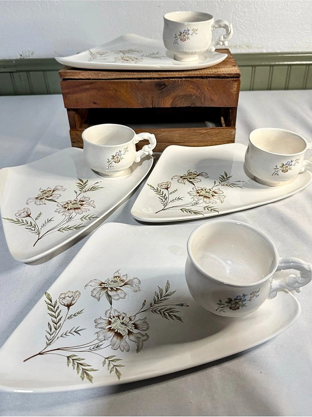 Vintage 1950 Lucille Steele Hob Nob Holland Mold Asymmetrical Snack Set  4 Sets